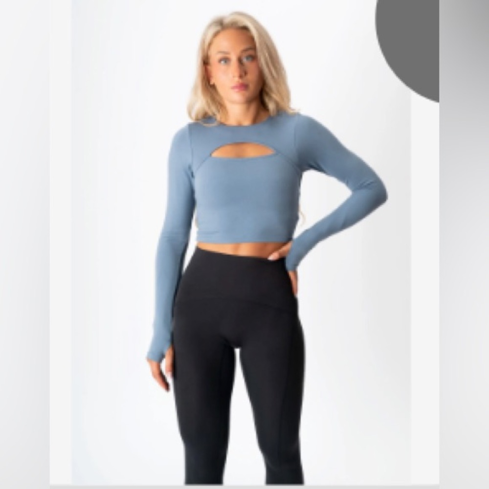 NWT ParagonFitwear Half Dome Long Sleeve Crop Top
